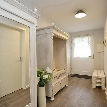 Papillon 01-7 Apartment *
